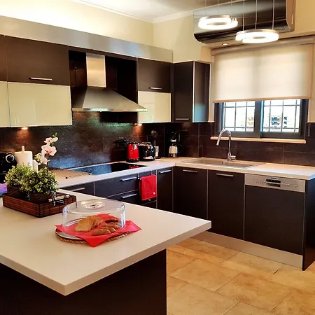 Carlos Villa Ájosz Vaszíliosz