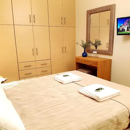 Carlos Villa Ájosz Vaszíliosz